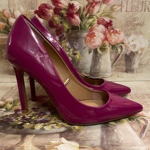 EXPRESS *DARK ORCHID* PATENT LEATHER PUMPS- WMS SZ 7-